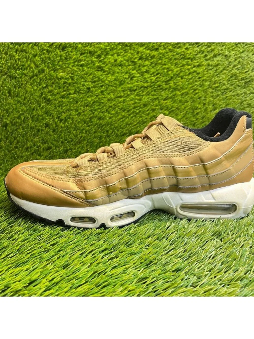 Nike Air Max 95 Mens Size 10 Gold Ivory Athletic Running Walking Shoes Sneakers